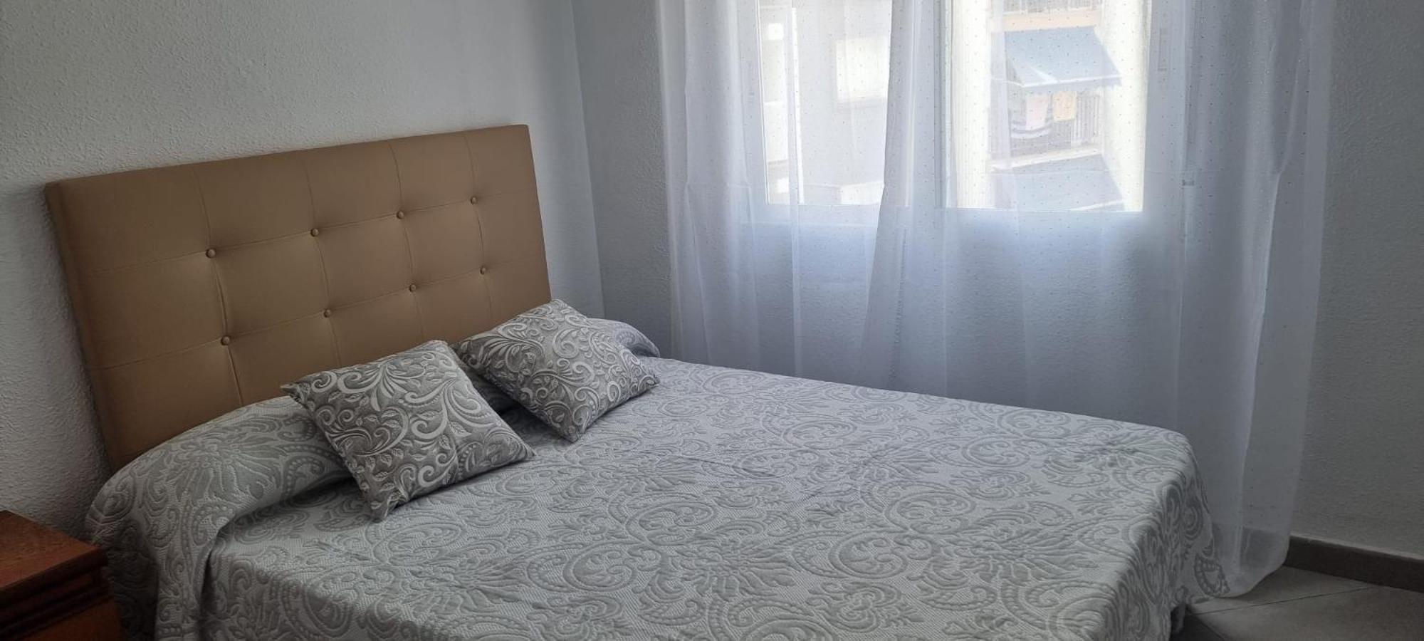 2 A 100 M De La Playa De Poniente Séjour chez l'habitant